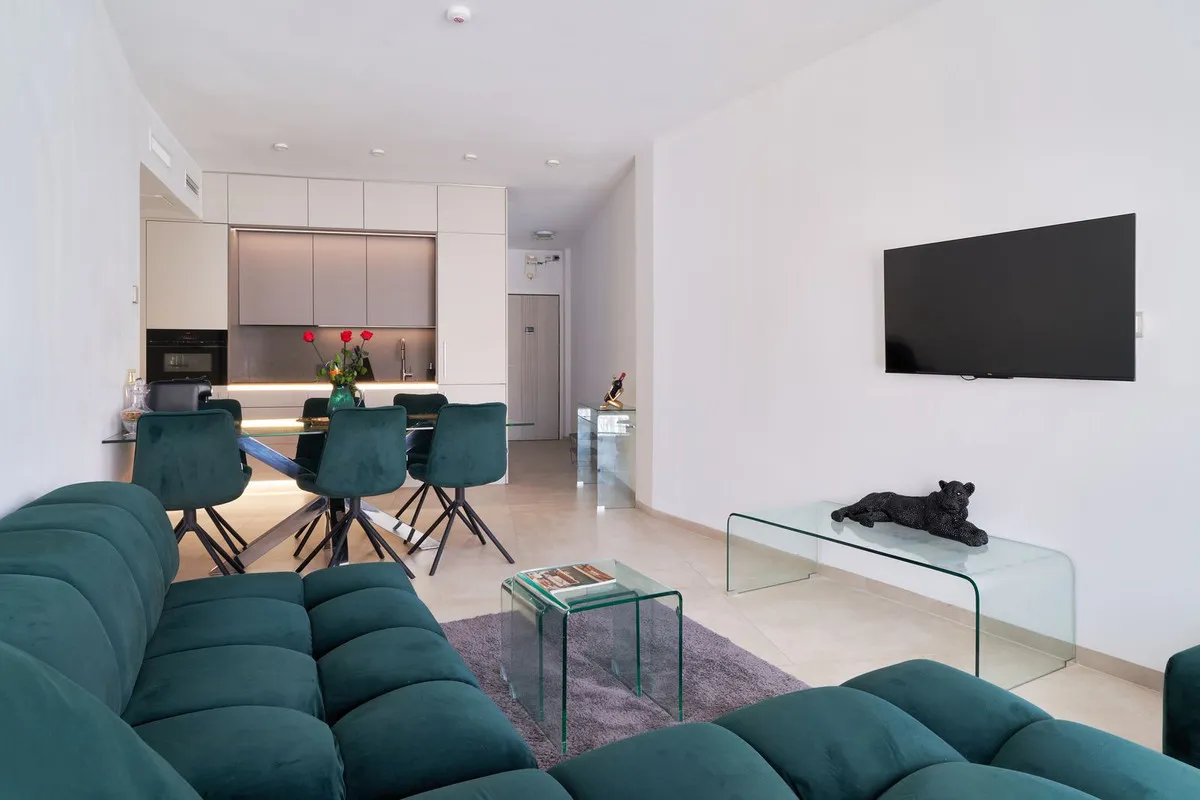 42e1bf6e-6452-44c5-b006-f68cf2231af6