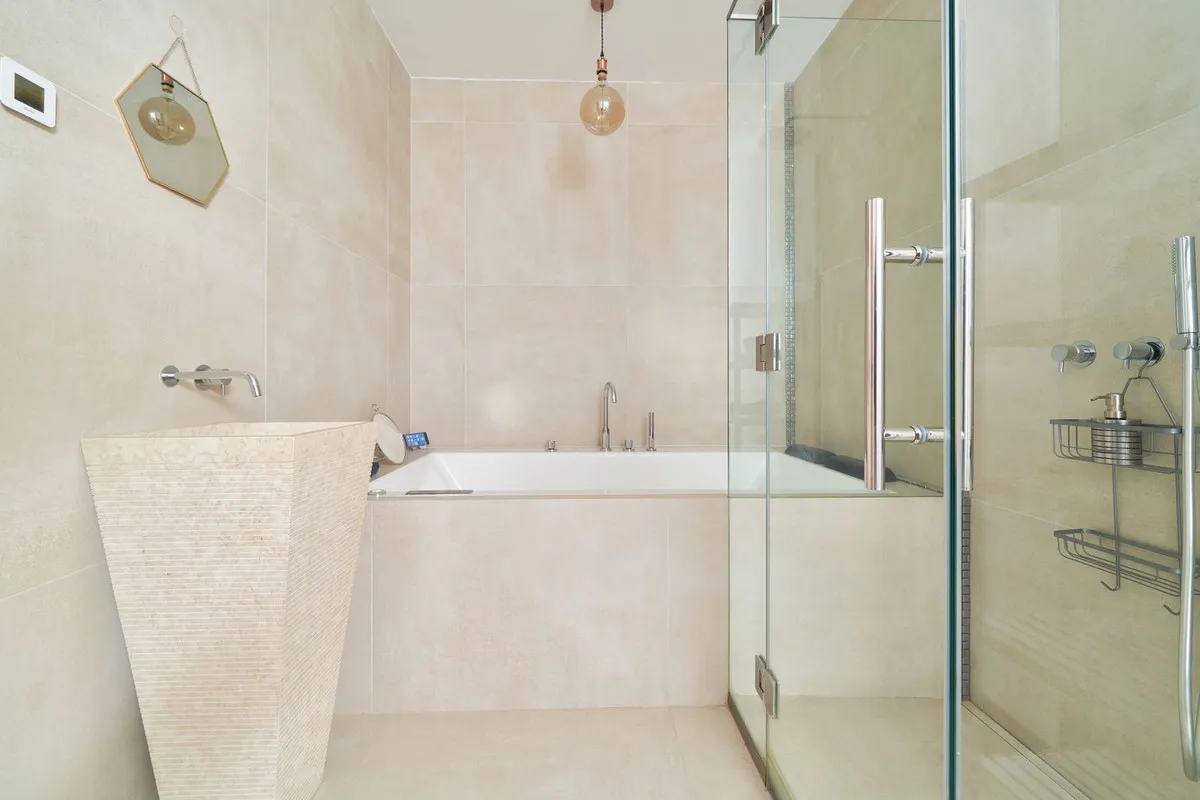 6727bb4e-2669-4acb-ad1a-72973cf80b67