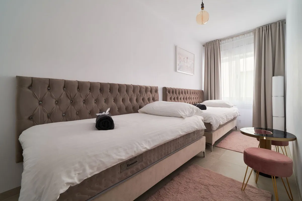 7157ddfe-f751-48ee-947c-425d1240ee79