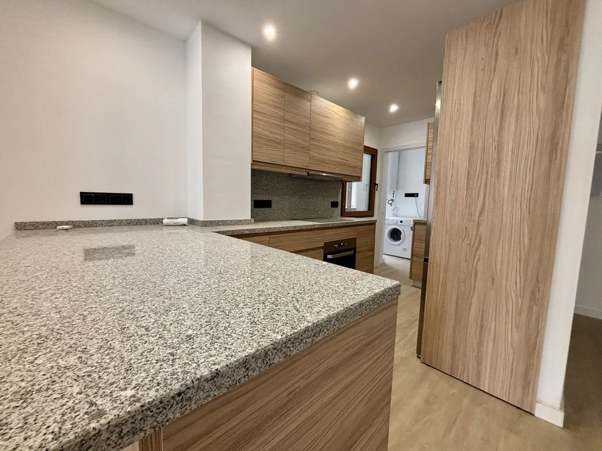 f8cd7c4b-da3d-41f1-bdeb-33484eb06ebf