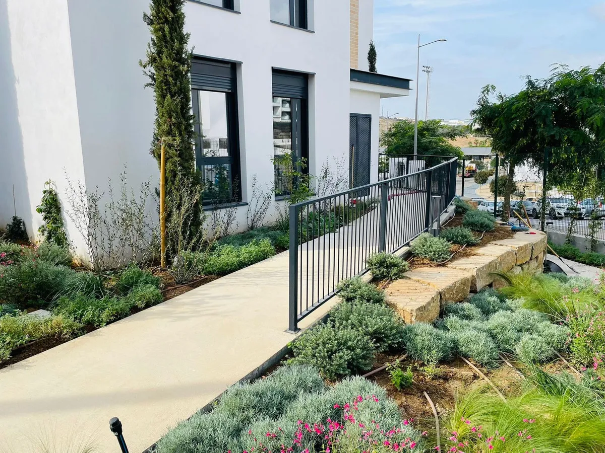 b73cdee7-eb9c-4fa8-93fa-47d0b6a7b44c