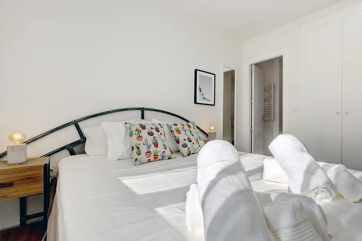 9a484433-4e44-4fd3-8a97-c00d9c92a034