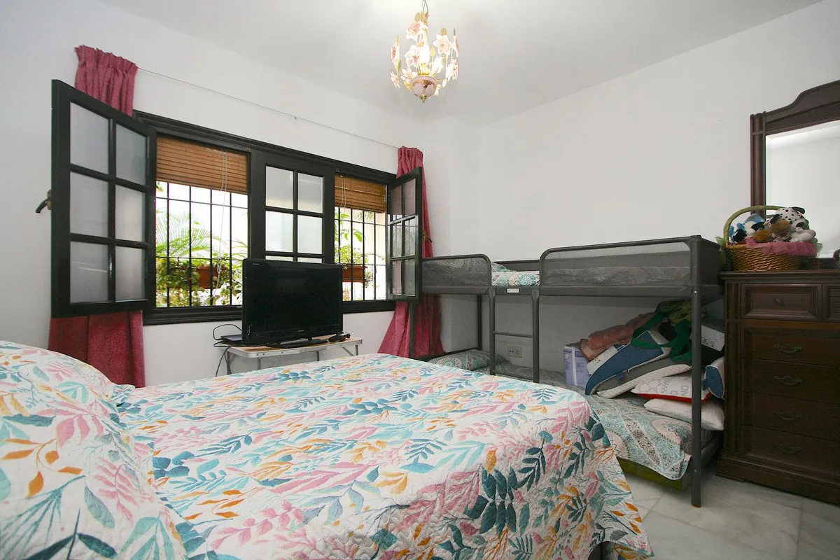 90405ccd-c7fc-46c9-a495-052b51a7828a