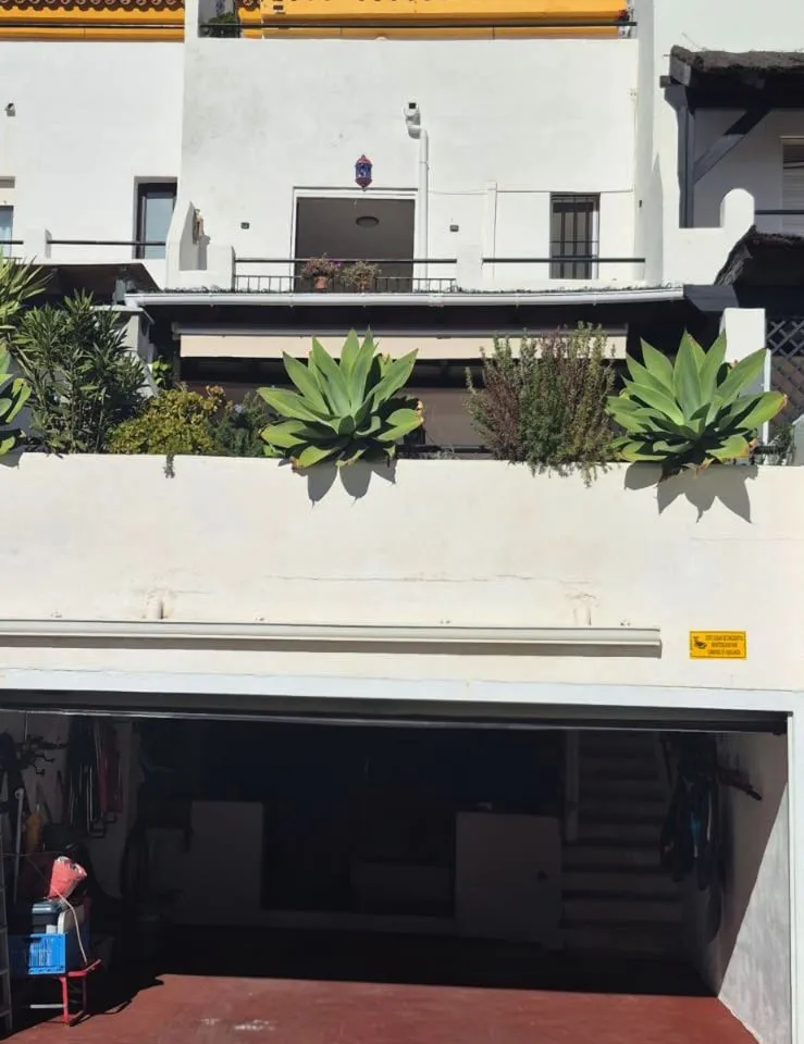 2d6fc898-7dc0-463c-99f3-f1a7ef7e2a75