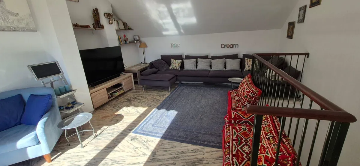 5c12fc21-717d-42cc-bd3a-4822fab47360