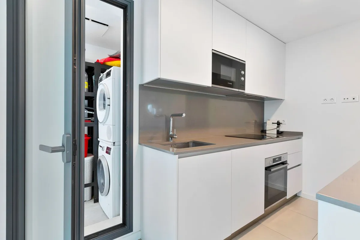 4abb2feb-1972-46bb-baeb-eeeea643984b