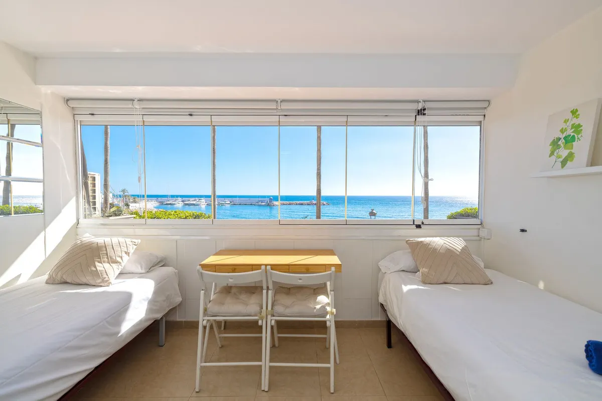 b083ca14-db10-4c20-801d-417e62c4100e