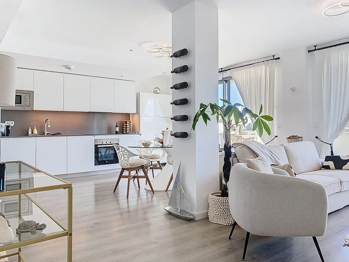 88dec8fc-647e-4440-82b6-be82f33b928f