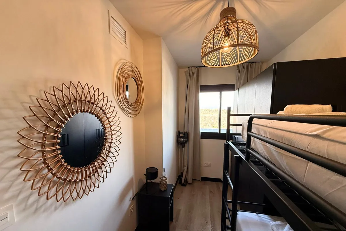 09e401d8-a2c3-4c43-84fa-c3c4ef10b2a3