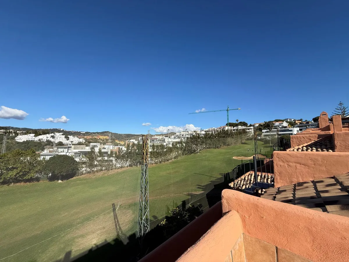 b9b9e971-486f-40b2-a47a-15f1616e0d9a