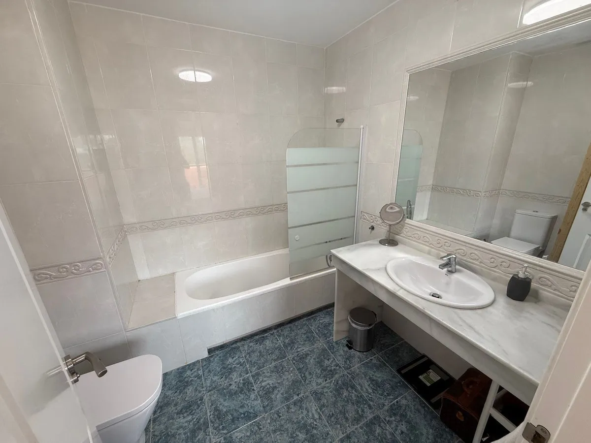 ba4a2fad-8bf8-42b3-bb39-01bcd031eaf7