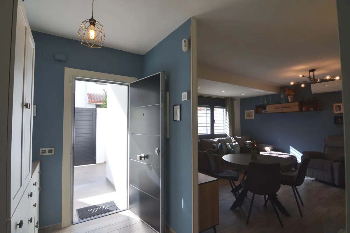 17c9a0c5-f028-49dd-8e74-b45144f1dde7