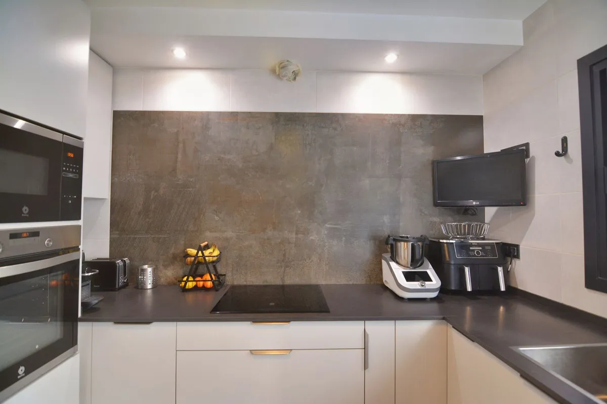 c4cfb21e-156c-4440-92dc-add998629998