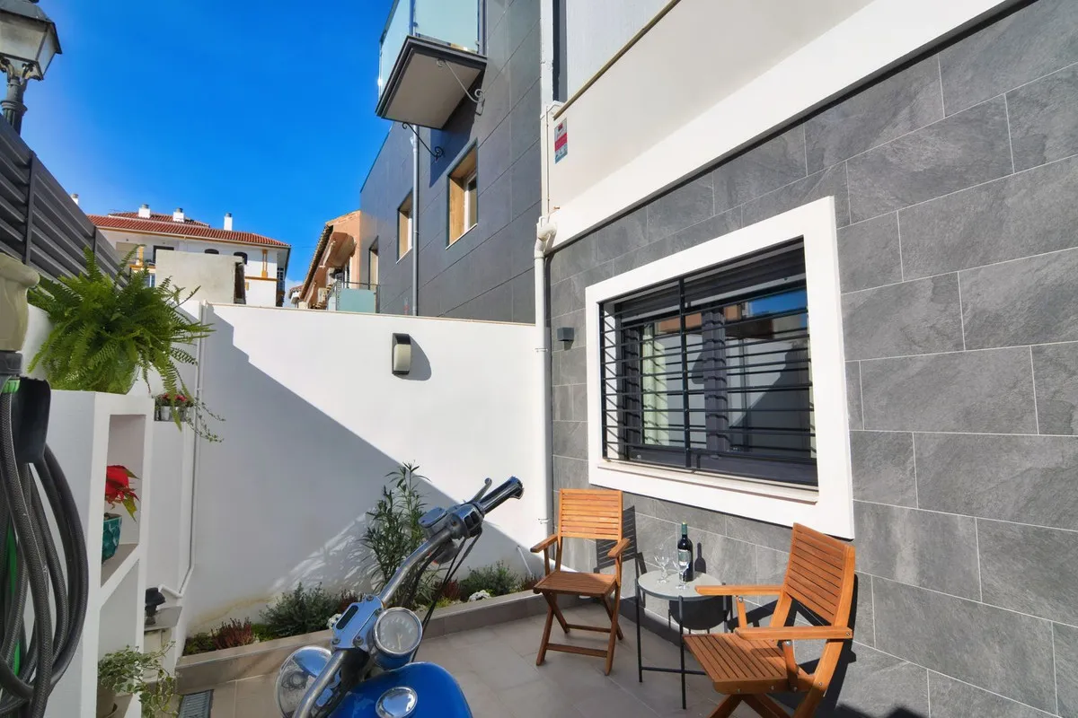 dc0aedae-ab7c-44c9-a1a2-d2812dc548cd