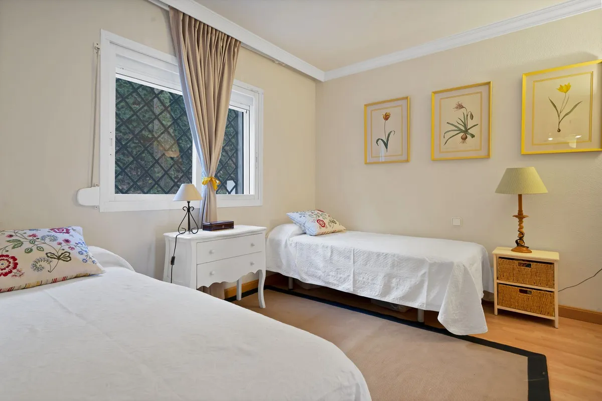 292e2d1f-2acf-4d72-9e9a-9af38193f5db