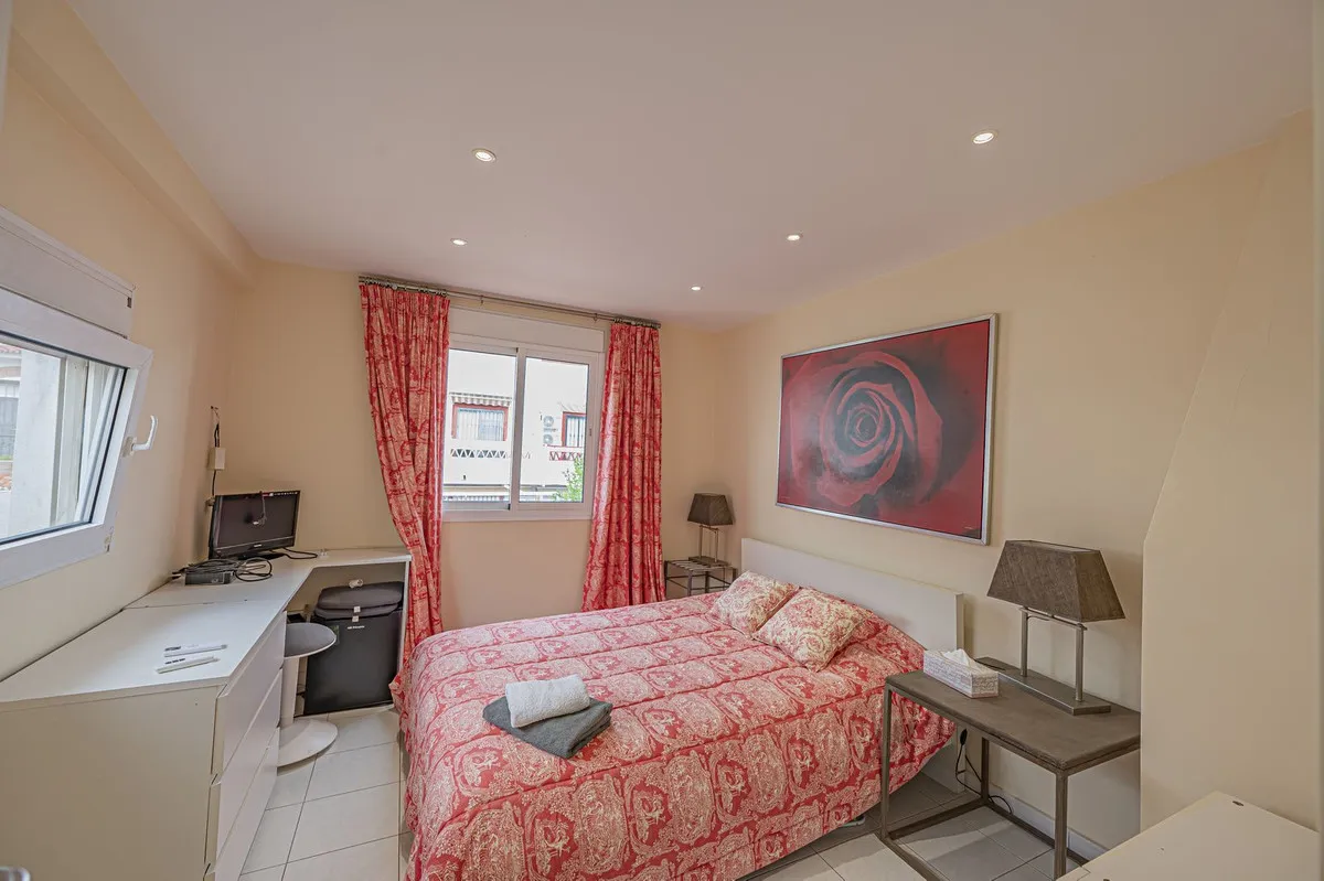 b2cdd9a2-f401-4b50-a834-296915f997fb