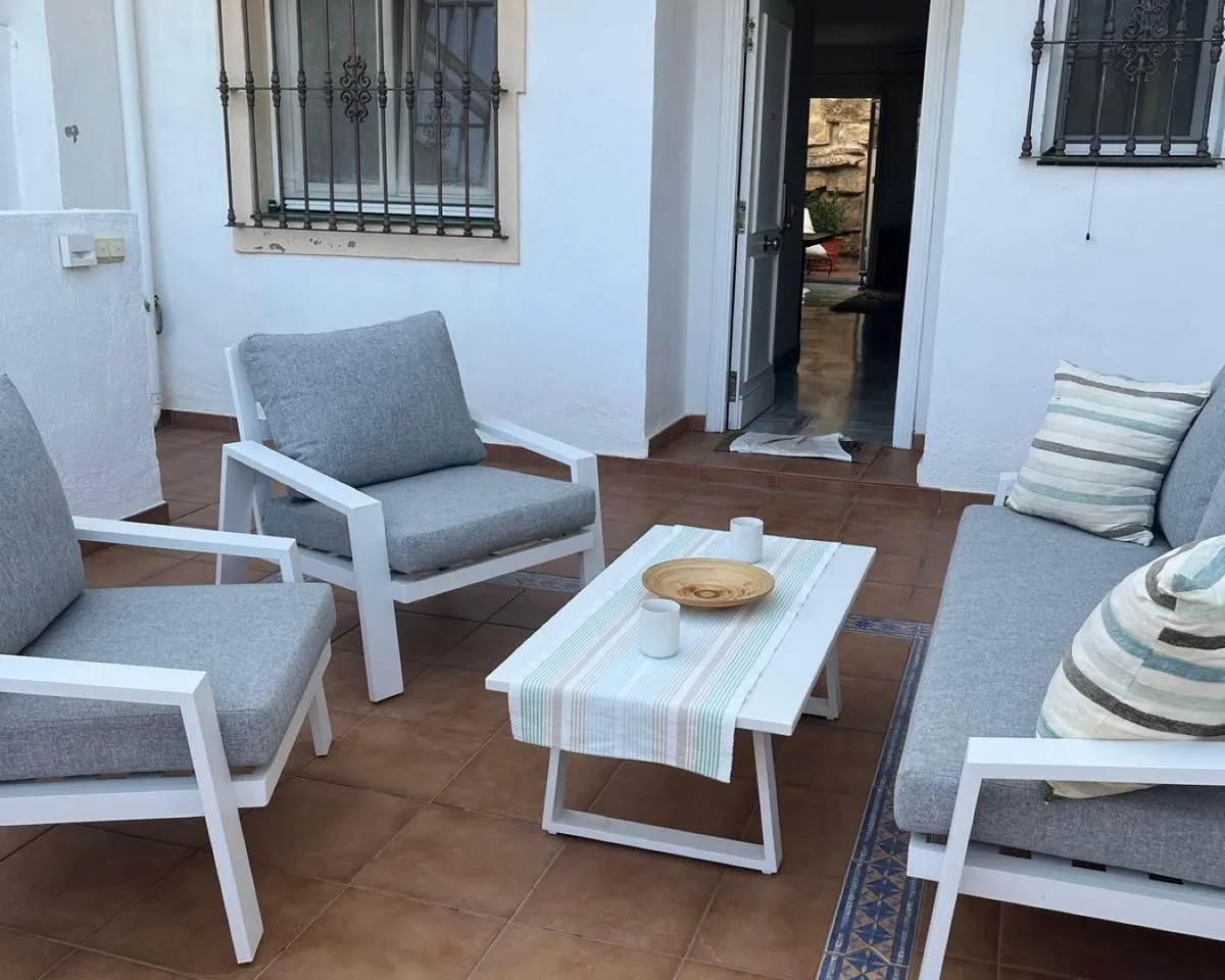 f2404850-8169-498c-bb4f-49f8affde03d