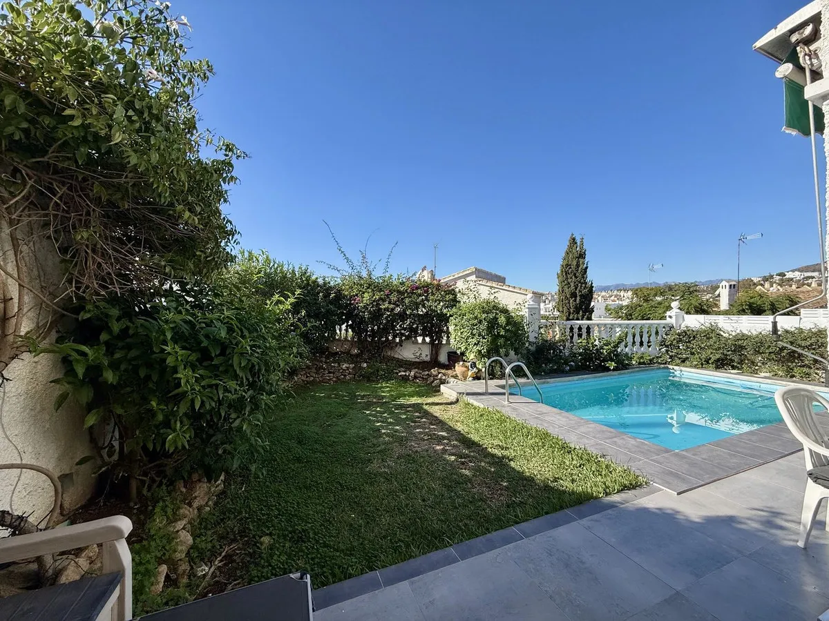 59894669-b675-43f3-85c9-51872e4b7187