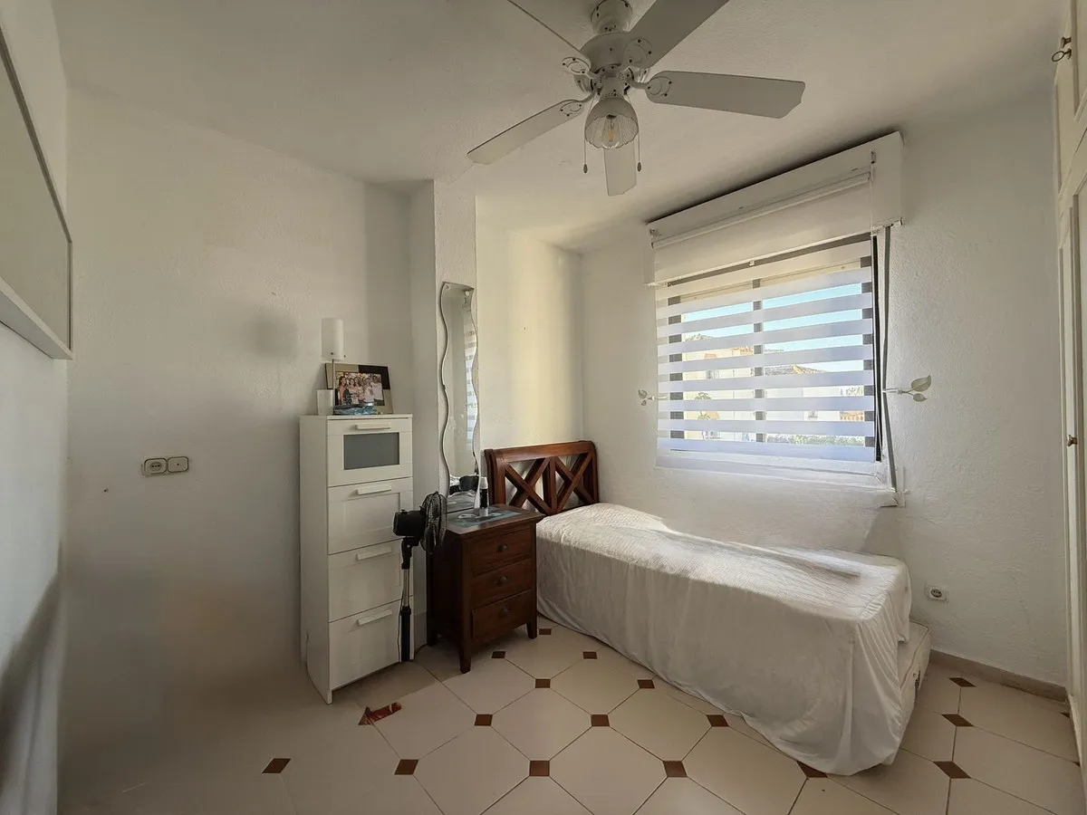 886b5b5e-a1a5-4c45-8f47-2948a463868f