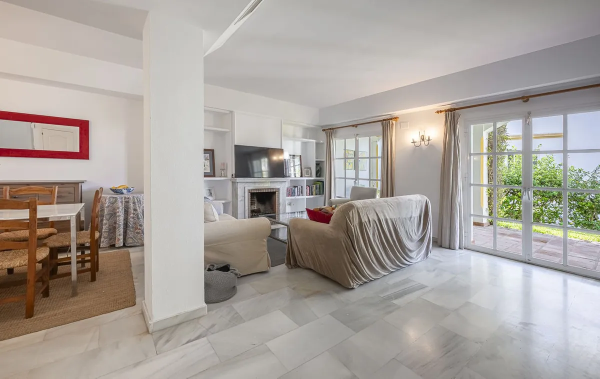 033d51c3-bd3f-4065-9bd1-03a1b18cd2ec