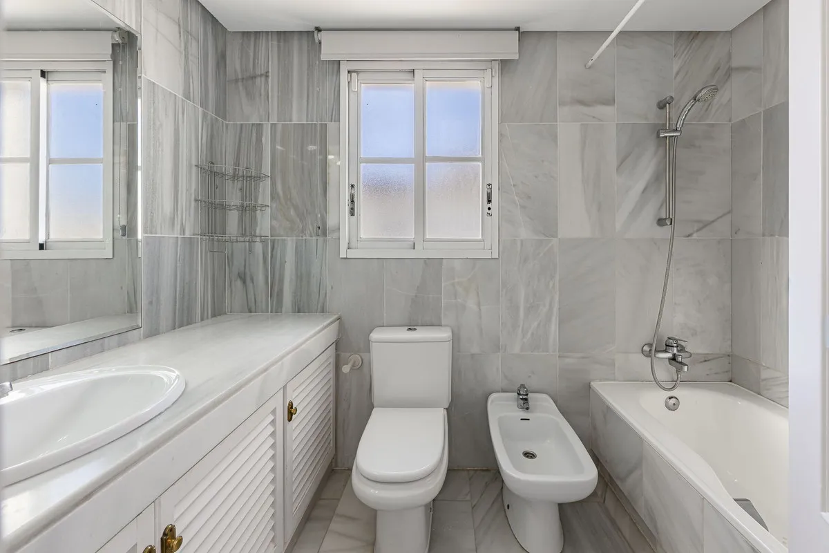 a833e5bb-ce33-4b01-af09-09a0a46e24b6