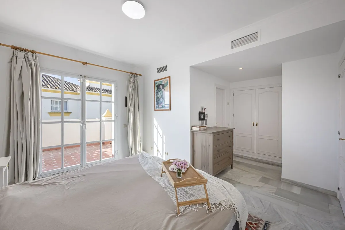 d930a9f7-ddaf-424e-b69a-48c00a1a3f27