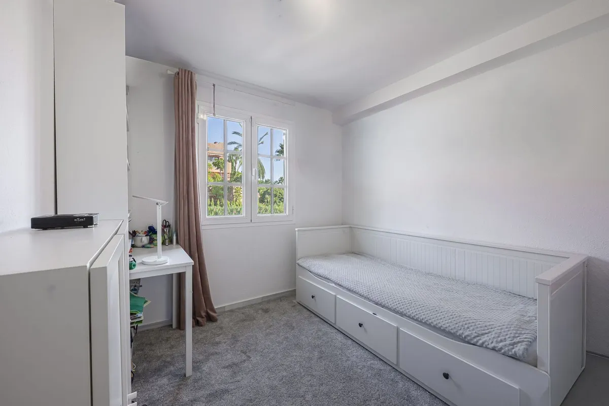 f34ff828-832e-4ede-bb75-193a70d90602