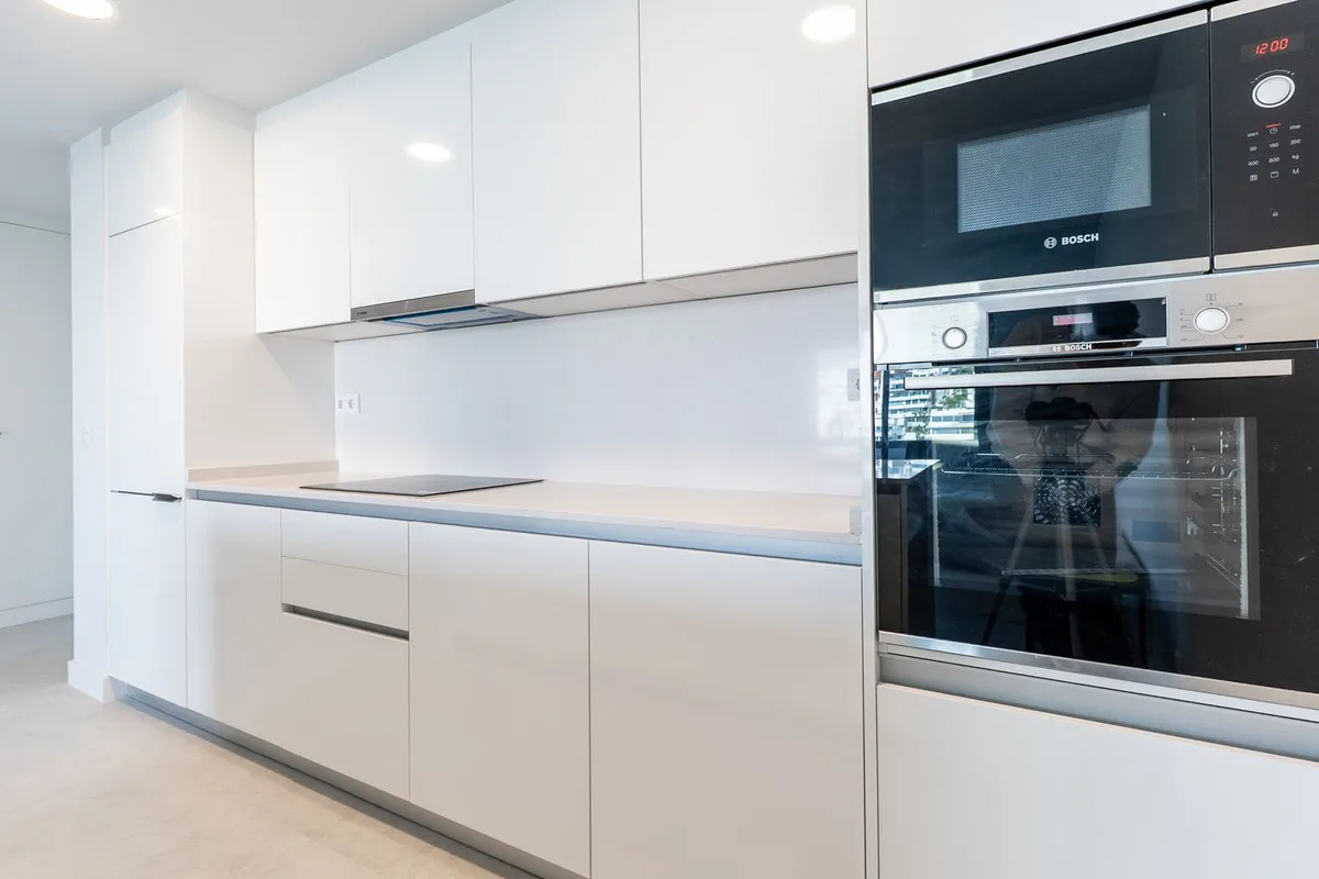 b3f46dfd-5938-4c74-a2d4-4aca706b6f8f