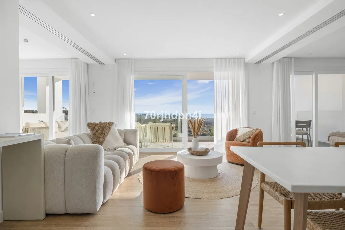 0823513e-fef1-496b-a702-8fc160554d09