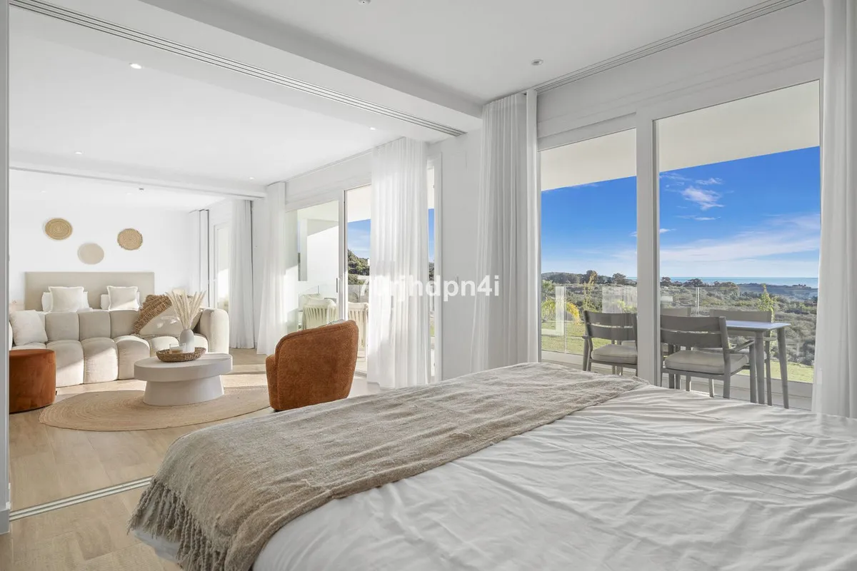 87b30b1d-94c0-4ade-a4d0-8fc0d053e932