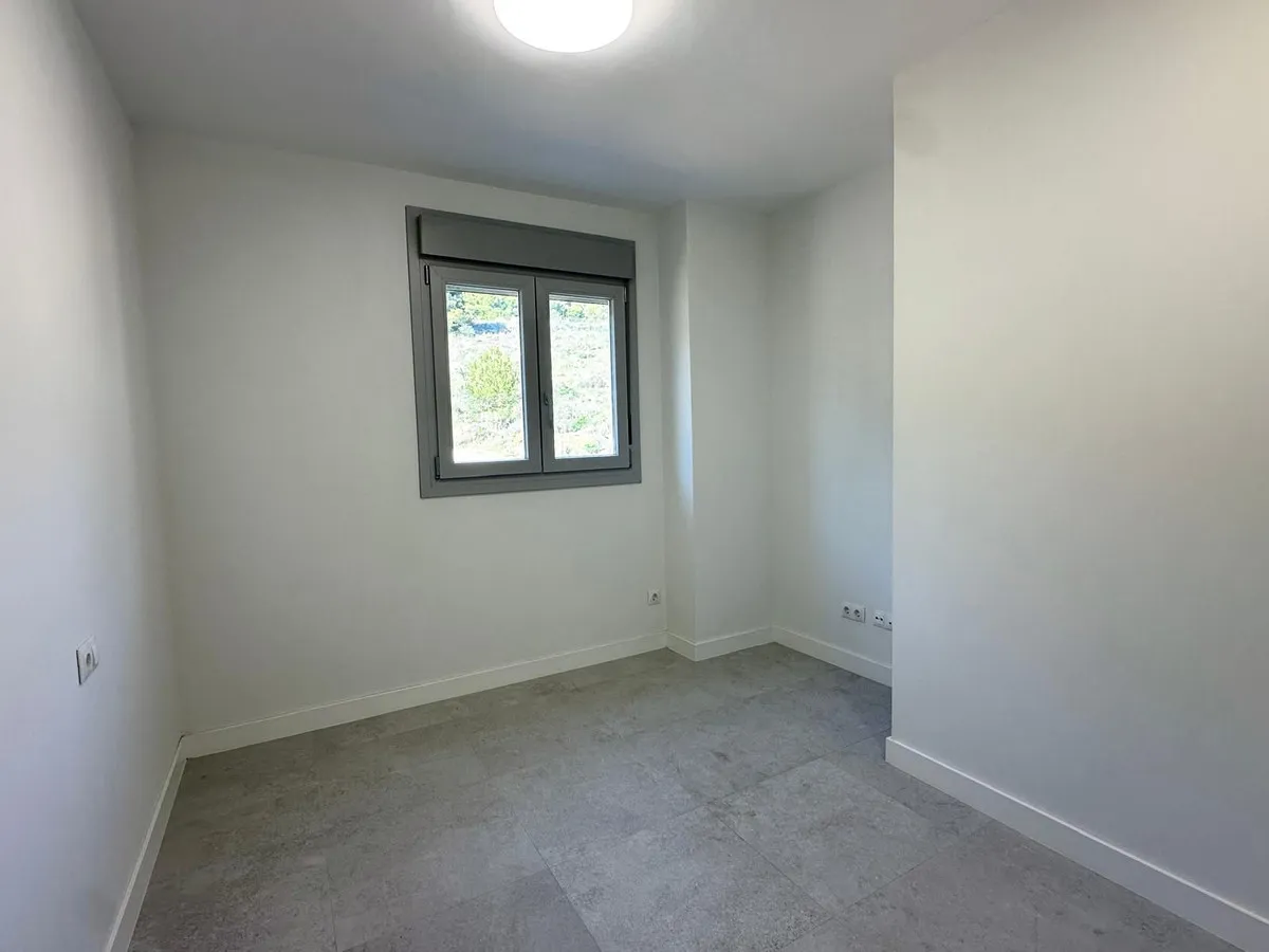 39c065b2-787d-4004-ae95-98108463b842