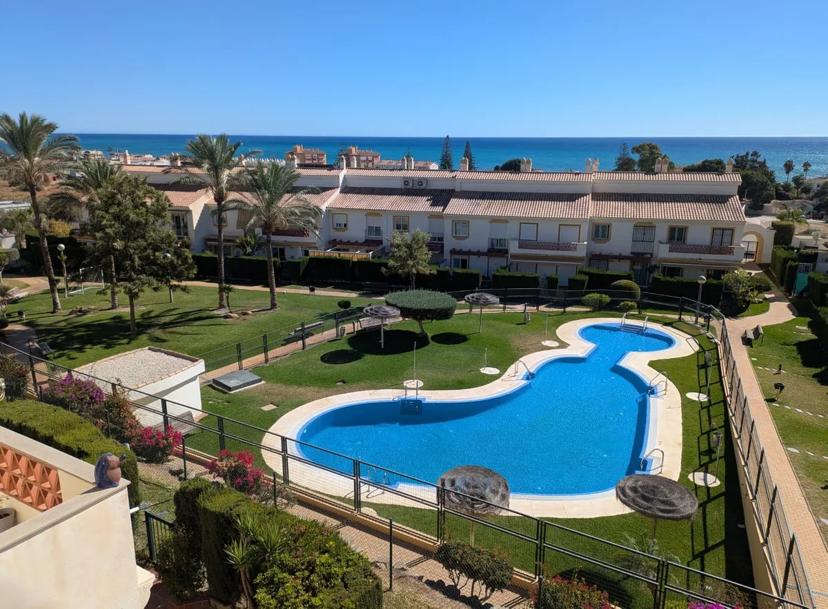 Beachside Semi-Detached Villa in Rincón de la Victoria