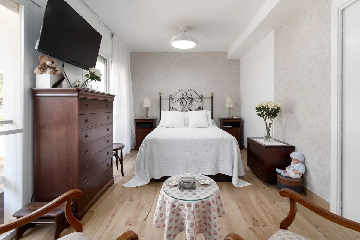 06b9a81a-fbff-4e67-9f39-a15bb3b0b819