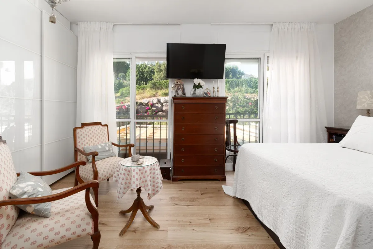 5b40cd8b-860d-4489-a4b2-0b16b3d3e953