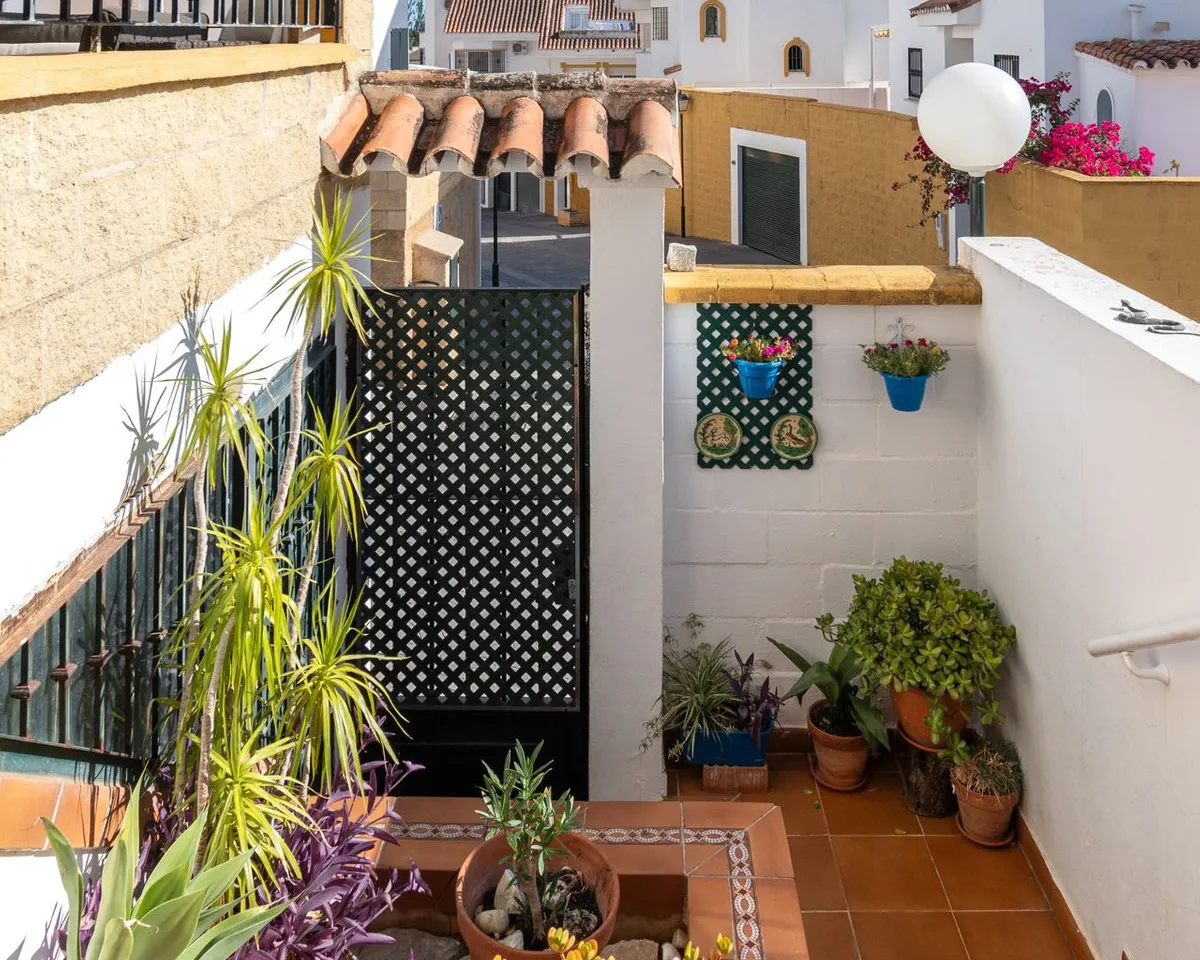 ad31a9d1-5b4a-4c4f-9621-46d166980bb5