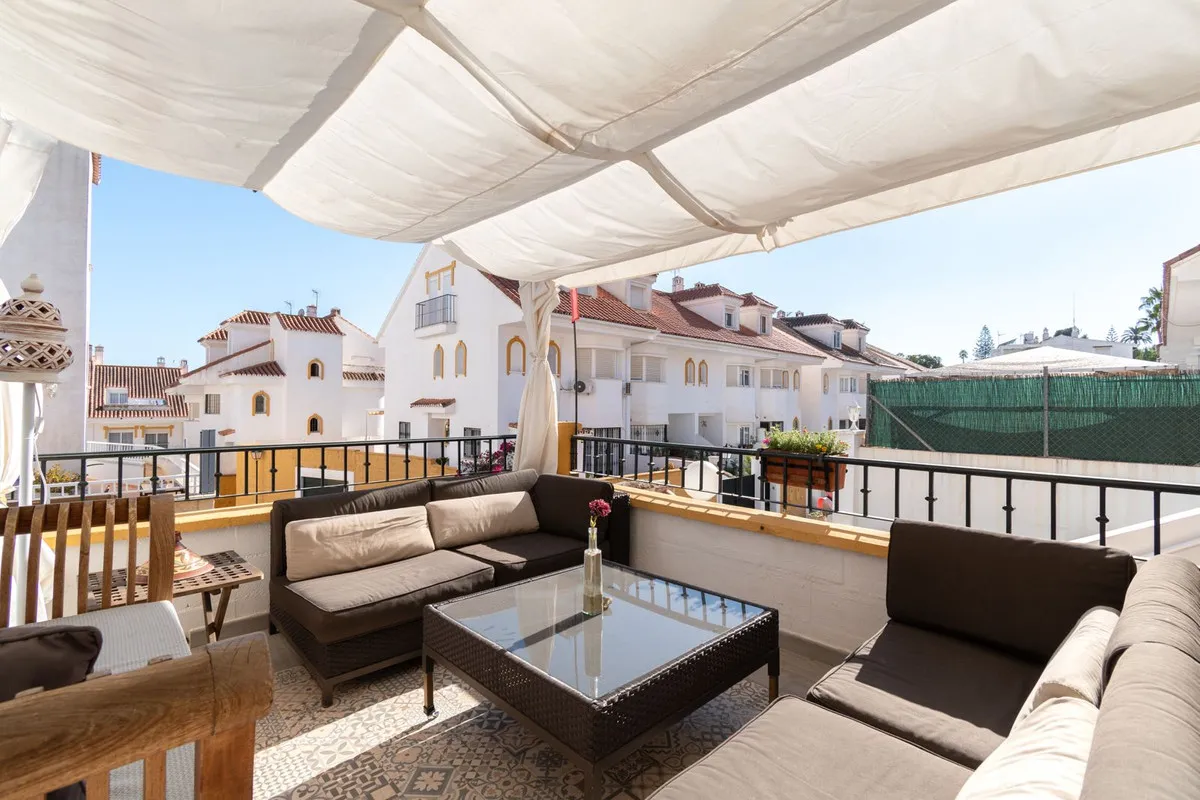 ca977163-6ec7-405d-a2f0-ad977129ed40