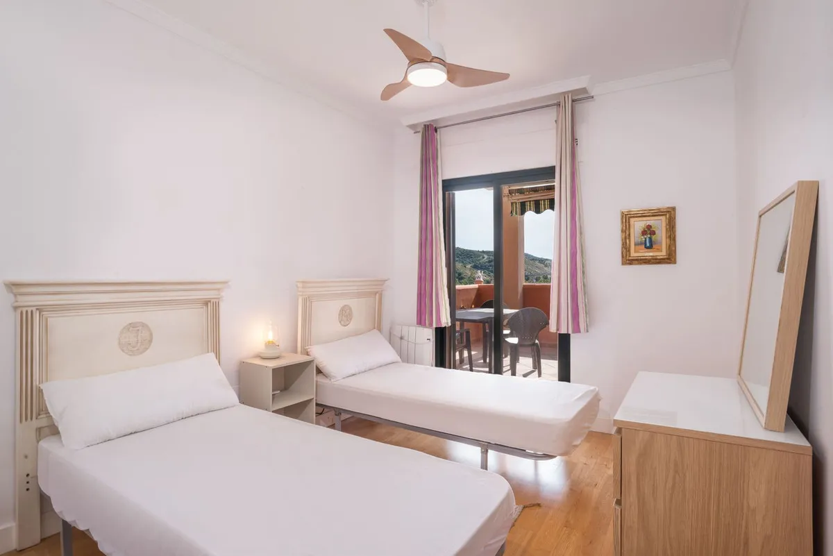 34e04aac-e0de-4c2b-be77-69e78c15f92e