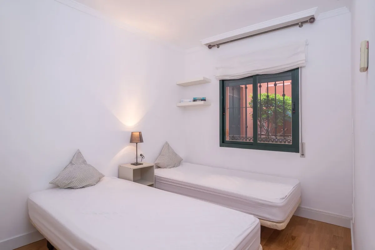 7e4c03a4-d810-487e-b9ba-2454d61e751b