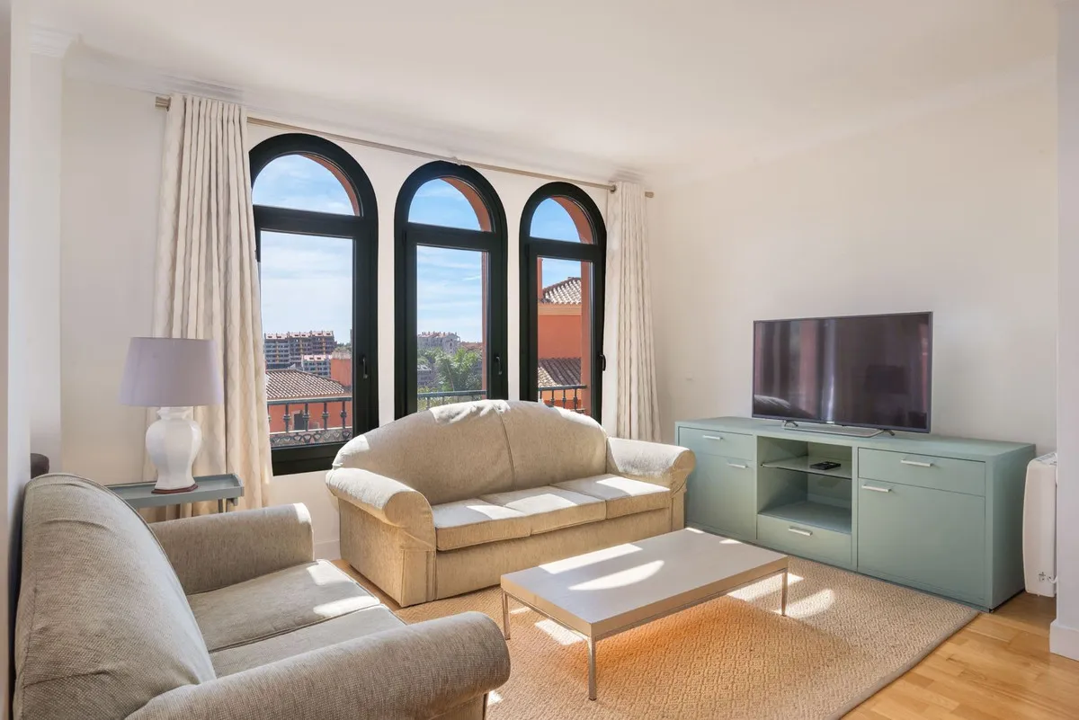 fa6e431b-f126-4502-bfaa-e951ea5a2447