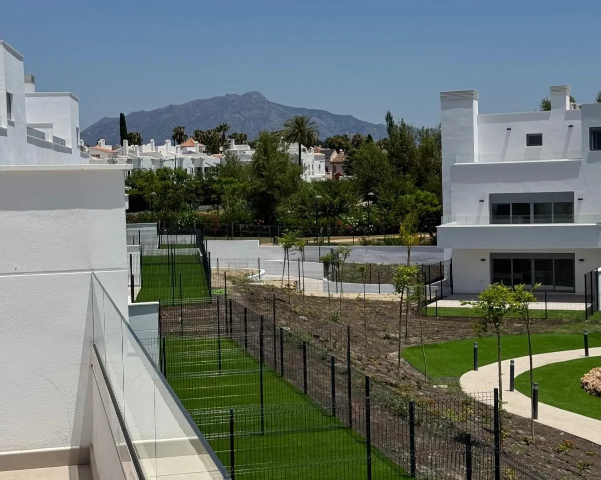 27902a20-fffb-4307-a1ef-f37495260967