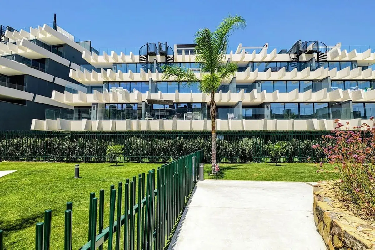 b82ec45a-cad4-4f2d-a8ef-f59d3b7e7735