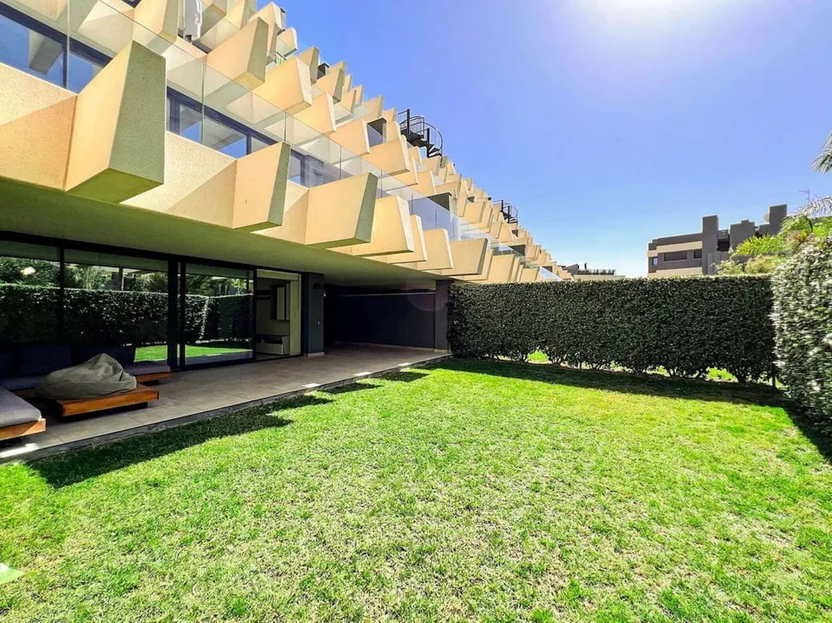 Chic Ground-Floor Haven on New Golden Mile