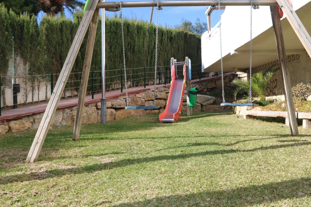 1848c386-37f7-4a65-a2d4-8208e930743b