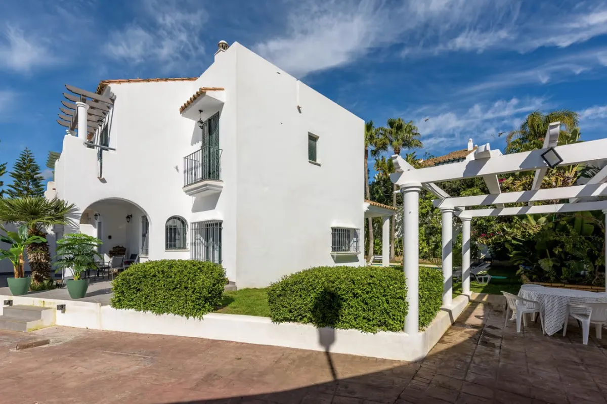 89f98fb9-50e5-4cf4-84c4-d095b0e445a4