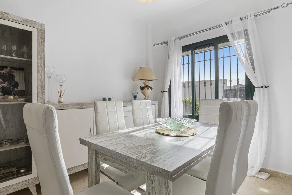 93889082-262d-4d6a-873b-358bcb345637