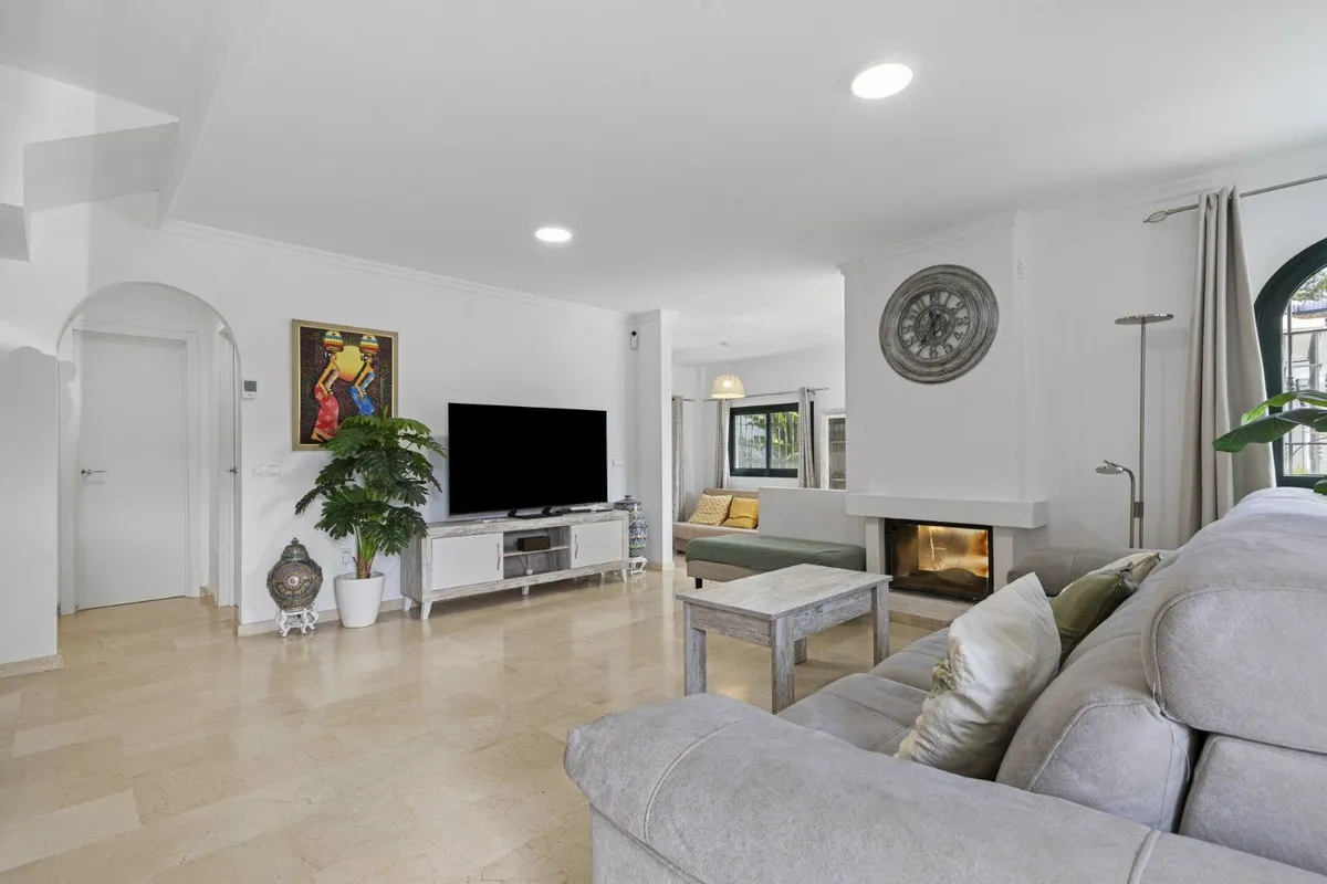 f5f8c28e-f61e-41f7-9d1d-0349efab35aa