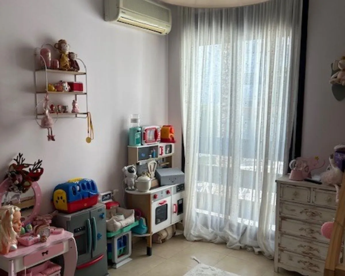 dbd5df3a-0fd7-43f4-a368-4fe1c8e8ea19