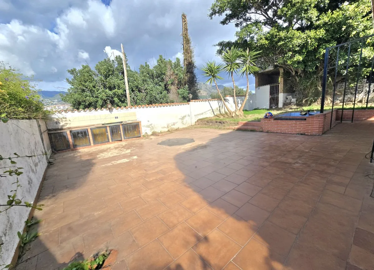 b2163425-69dc-48a9-ad1b-1393d95ead9d