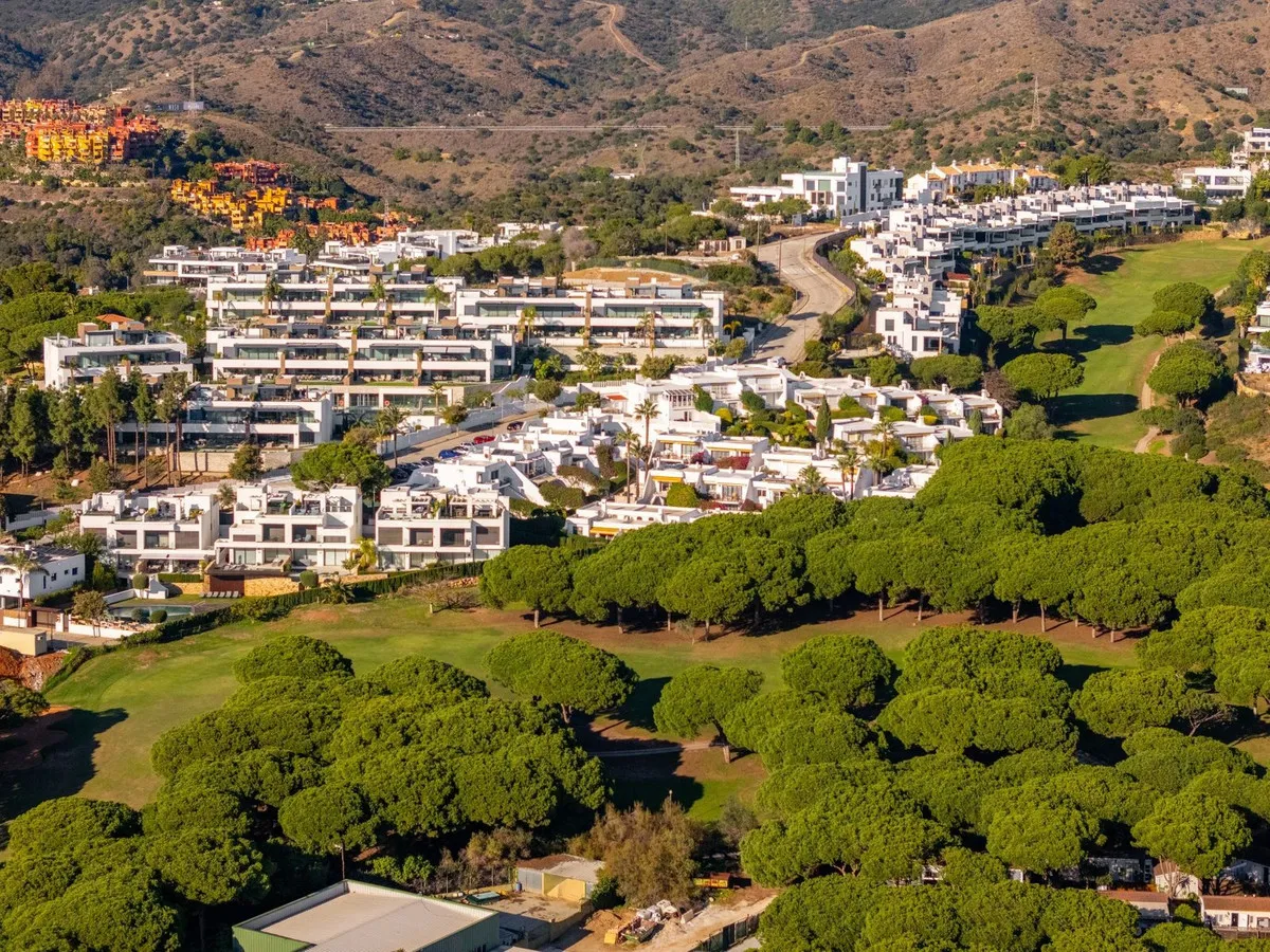 6f4028f3-a660-4019-a733-b72e938793ae