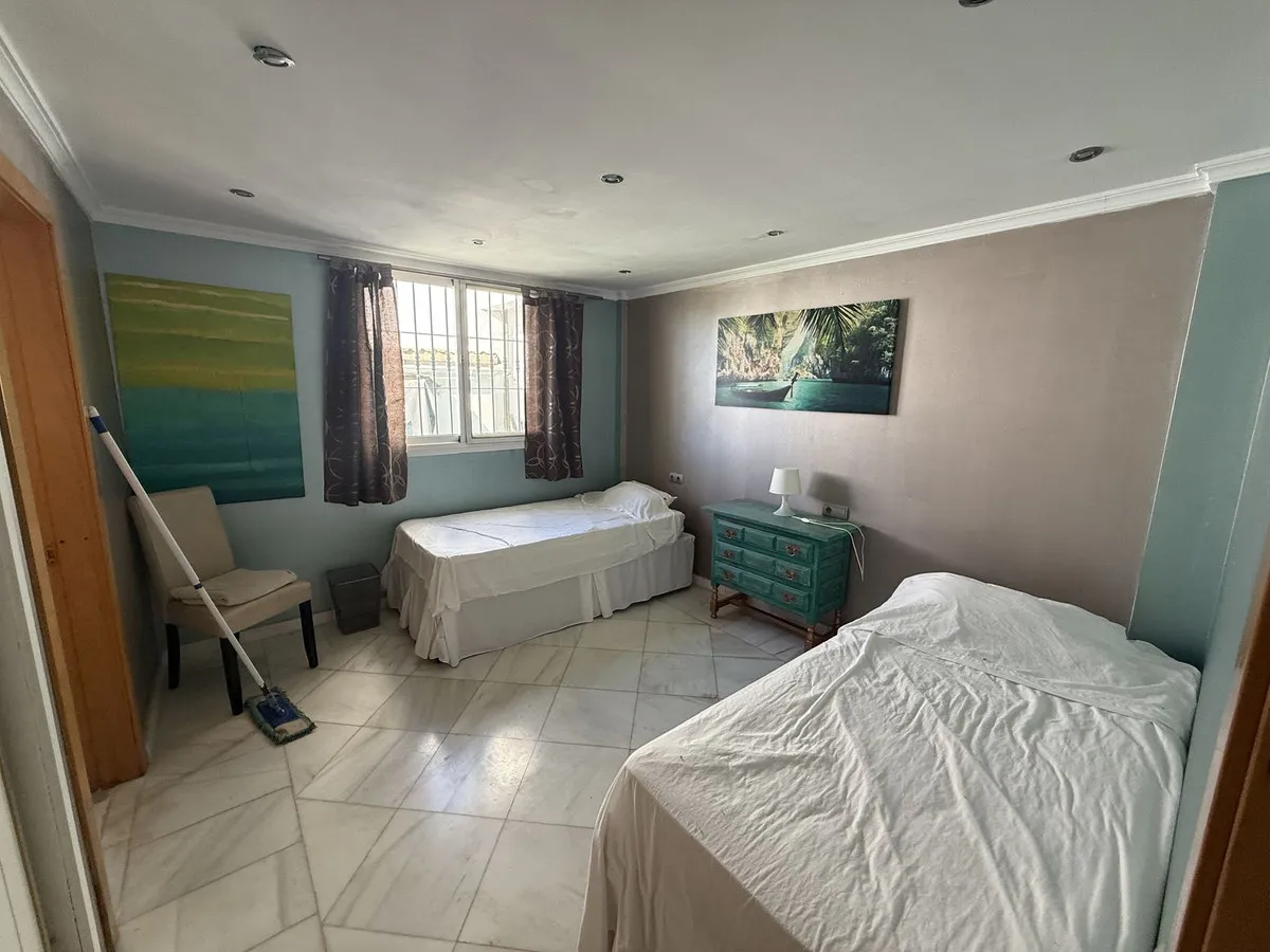 ab6db5ea-d2a7-4574-8cbc-7573de0c21a7